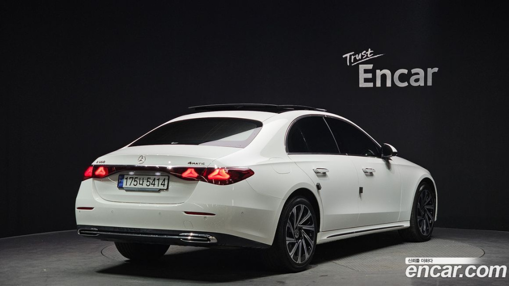Mercedes-Benz E-Class E300 4MATIC Exclusive, 2024