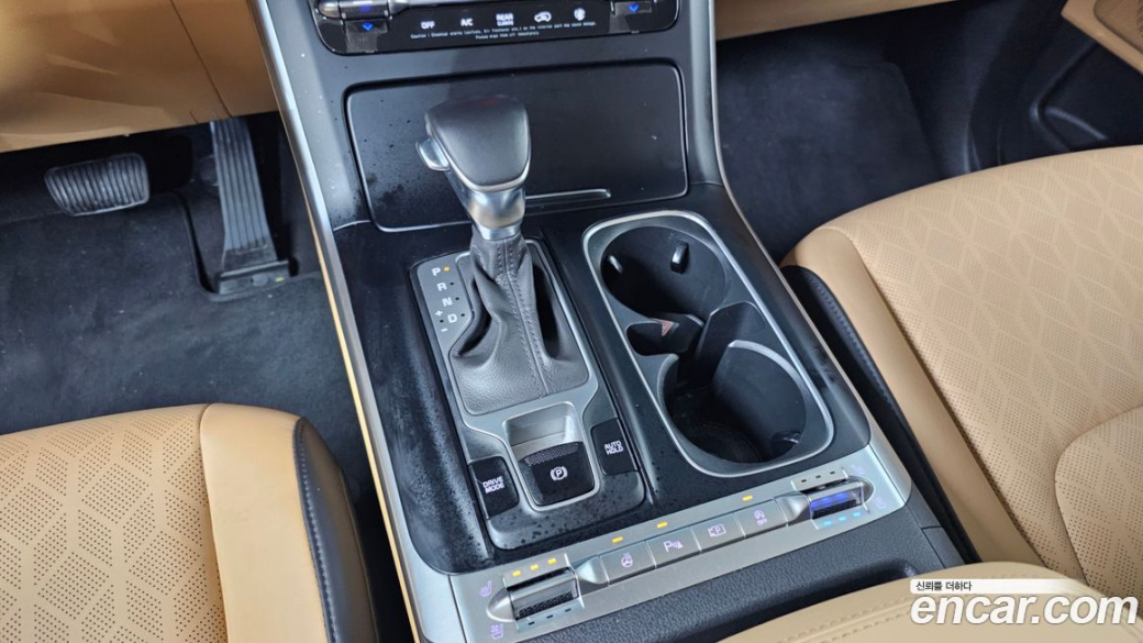Kia Carnival 9-Seater Prestige, 2023