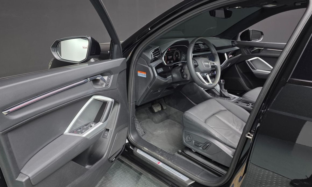 Audi Q3 40 TFSI Quattro Premium, 2025