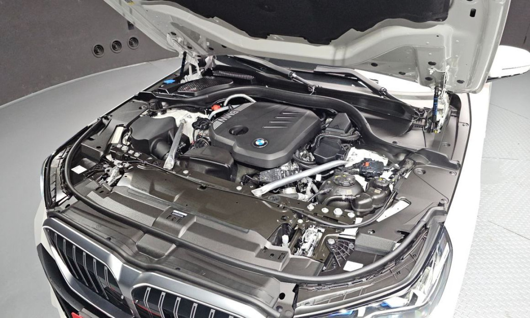BMW 5-Series 523d M Sport, 2025