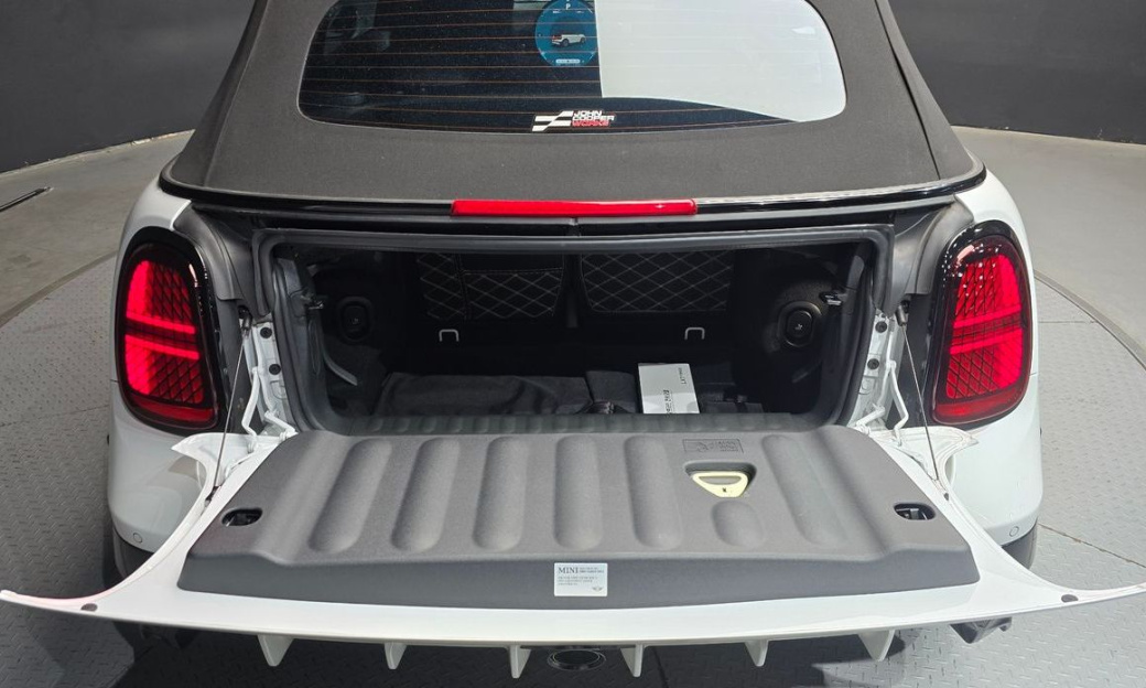 Mini Cooper Convertible JCW, 2026