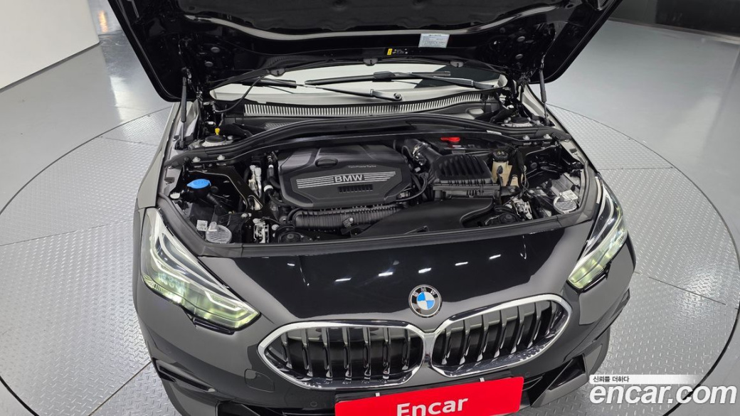BMW 2-Series 220i Sport, 2024