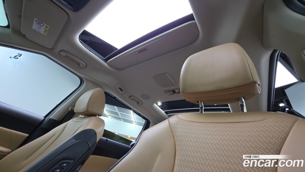 Kia Carnival 9-Seater Signature, 2022