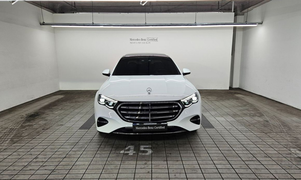 Mercedes-Benz E-Class E300 4MATIC Exclusive, 2024
