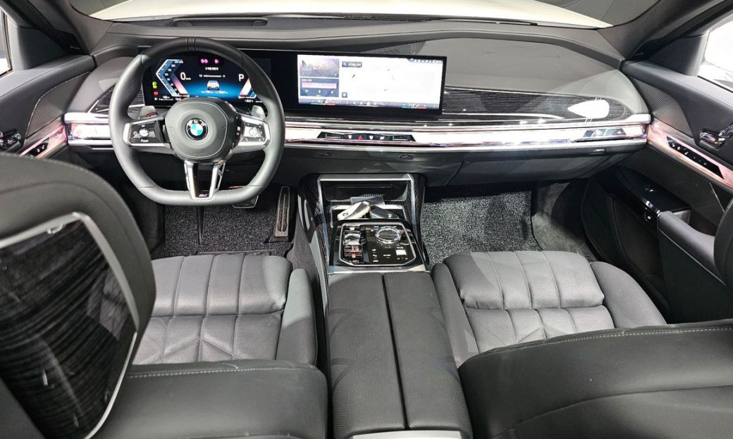 BMW 7-Series 740d xDrive M Sport, 2025