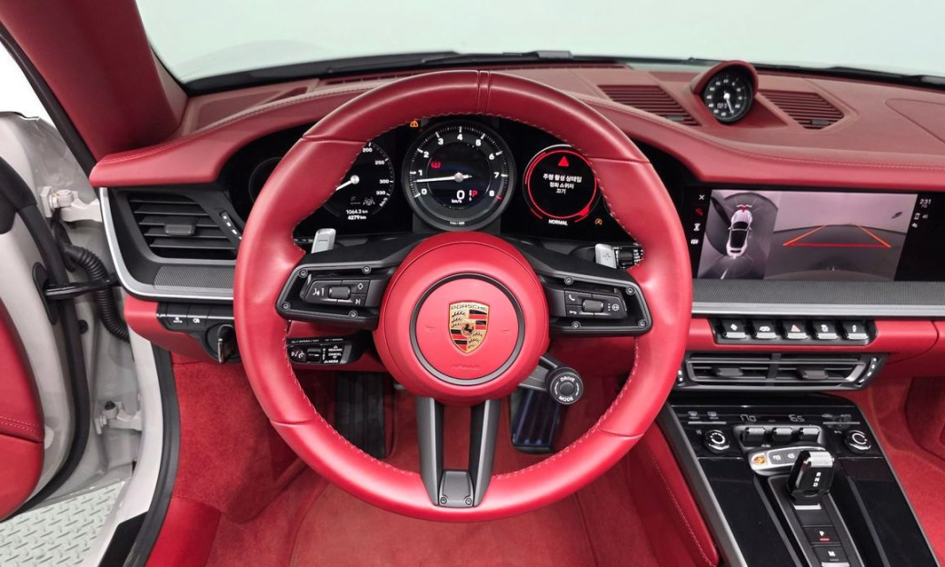 Porsche 911 Carrera Cabriolet, 2024