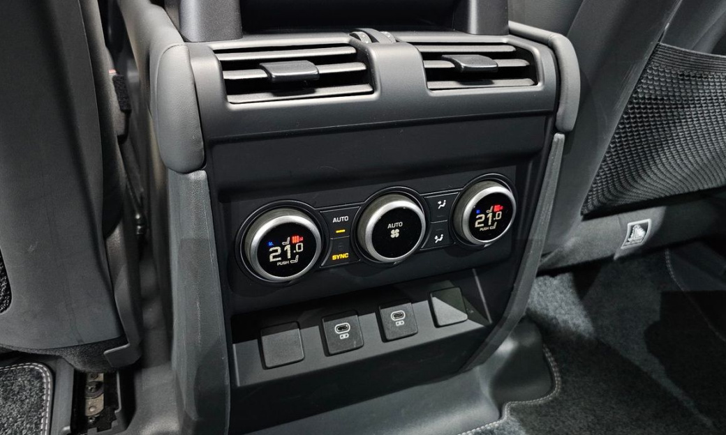 Land Rover Defender 110 D300 X-Dynamic HSE, 2024