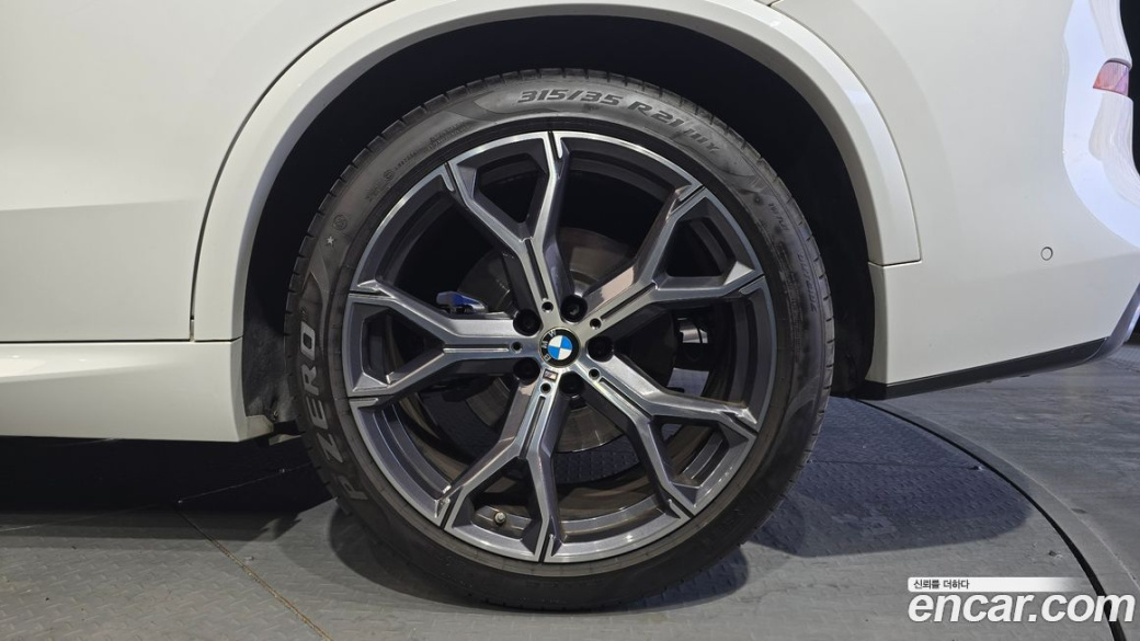 BMW X5 xDrive 40i M Sport, 2022