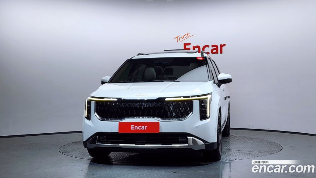 Kia Carnival 9-Seater Signature, 2024