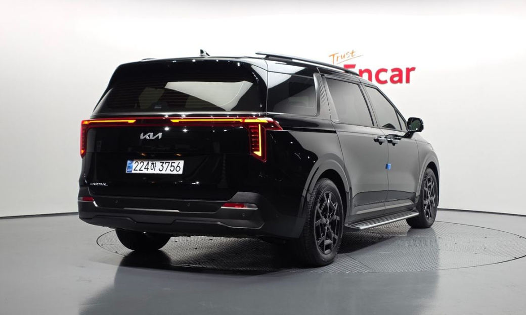 Kia Carnival 9-Seater Gravity, 2025
