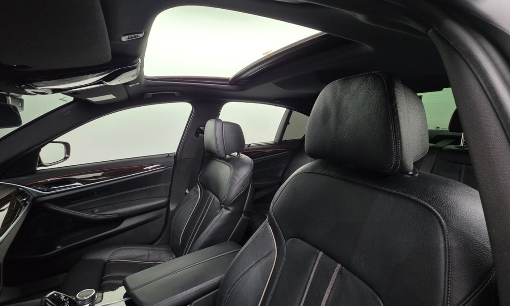 BMW 5-Series 520i M Sport, 2022