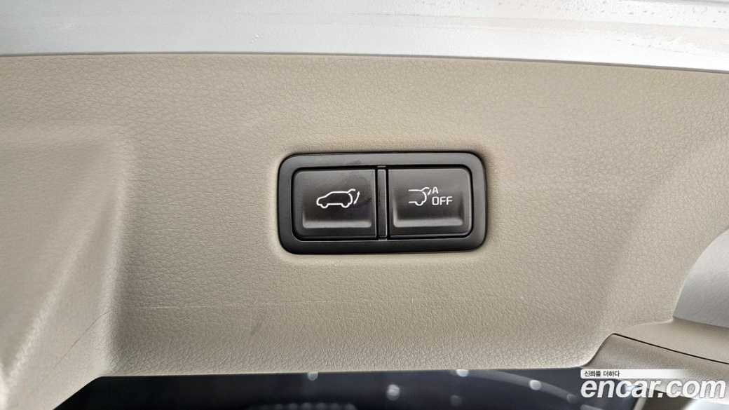Kia Carnival 9-Seater Gravity, 2024