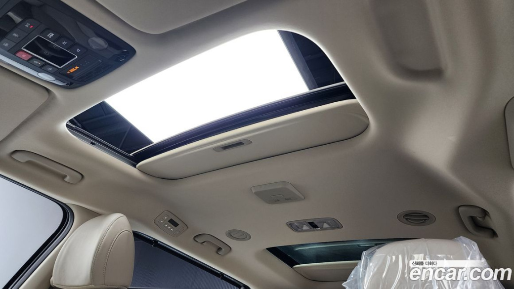 Kia Carnival 7-Seater Gravity, 2025