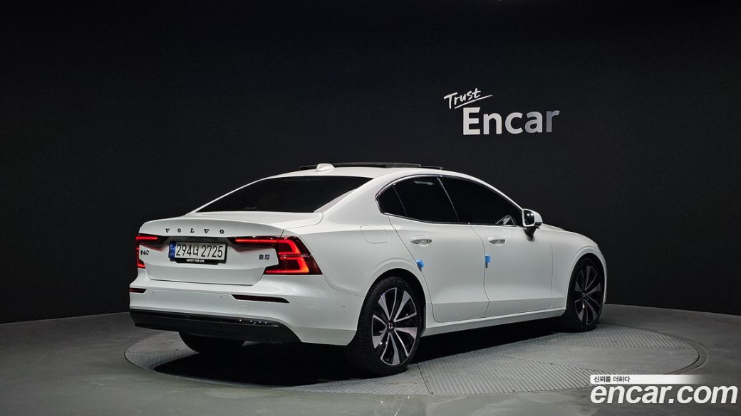 Volvo S60 B5 Ultimate Bright, 2024