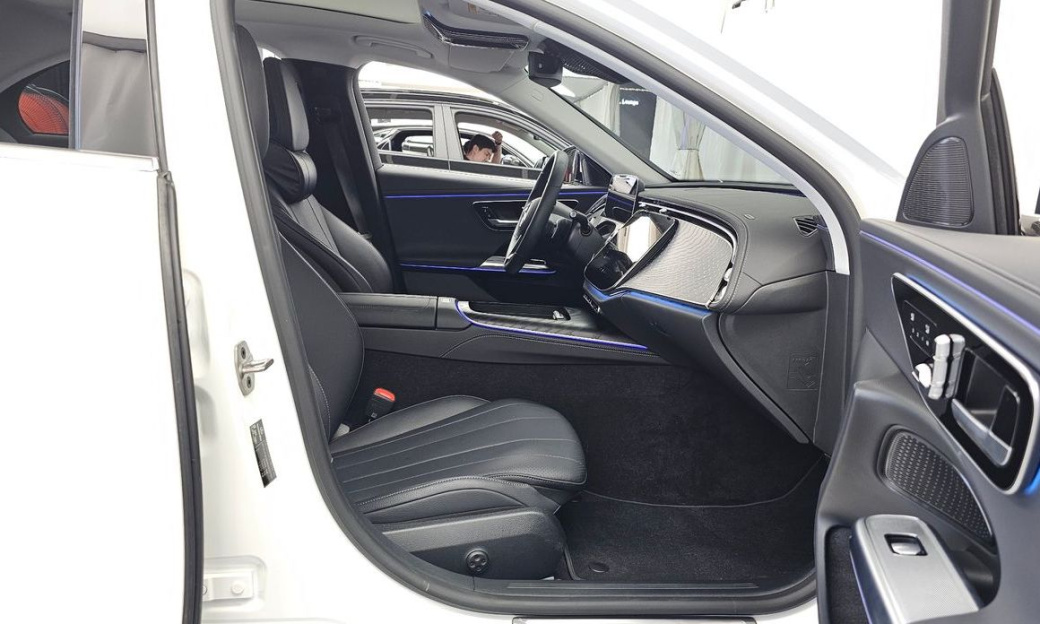 Mercedes-Benz E-Class E220d 4MATIC Exclusive, 2024