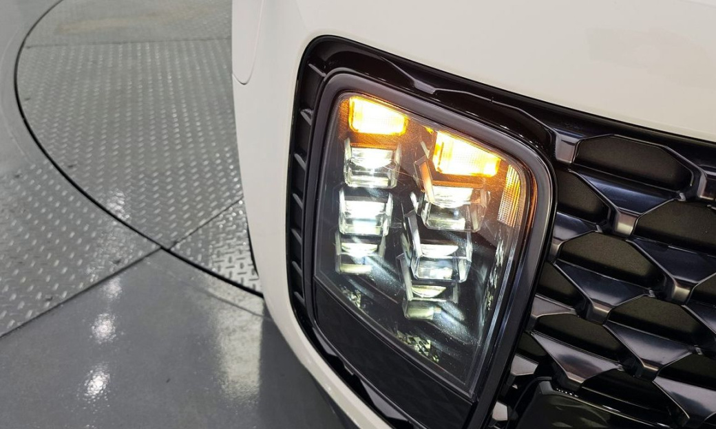 Hyundai Staria 4WD Lounge 9-Seater, 2024