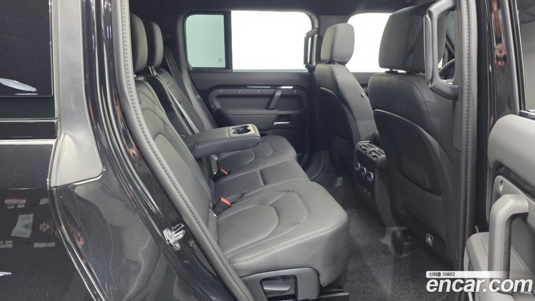 Land Rover Defender 130 P400 X-Dynamic HSE, 2025