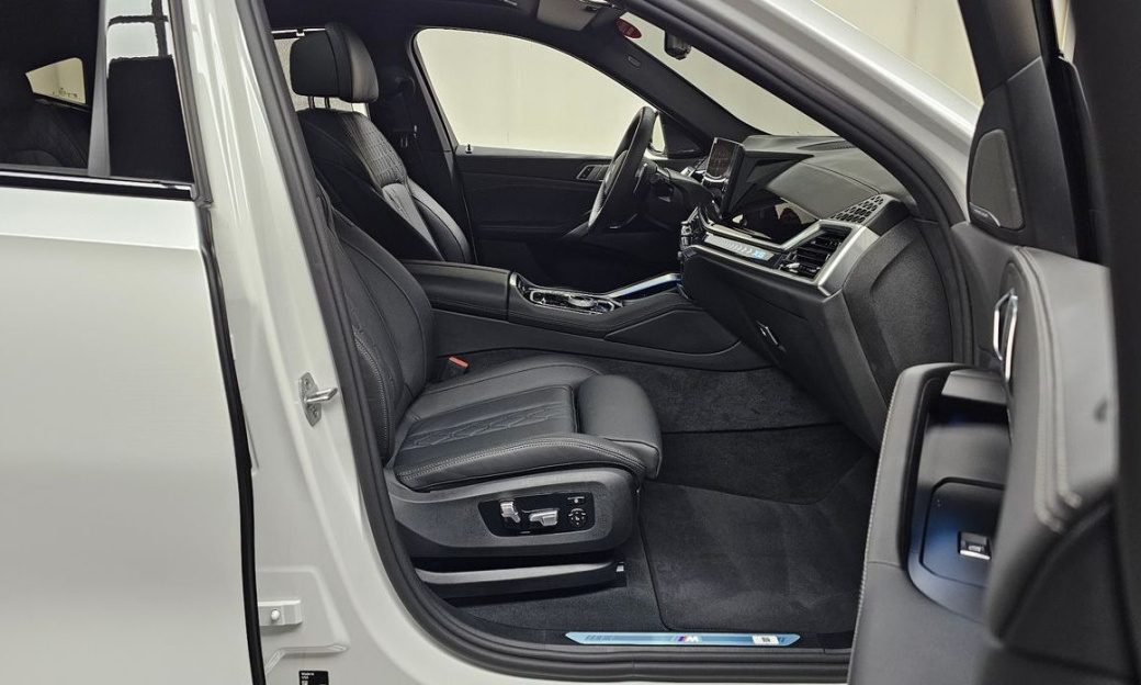 BMW X6 xDrive40i M Sport, 2025