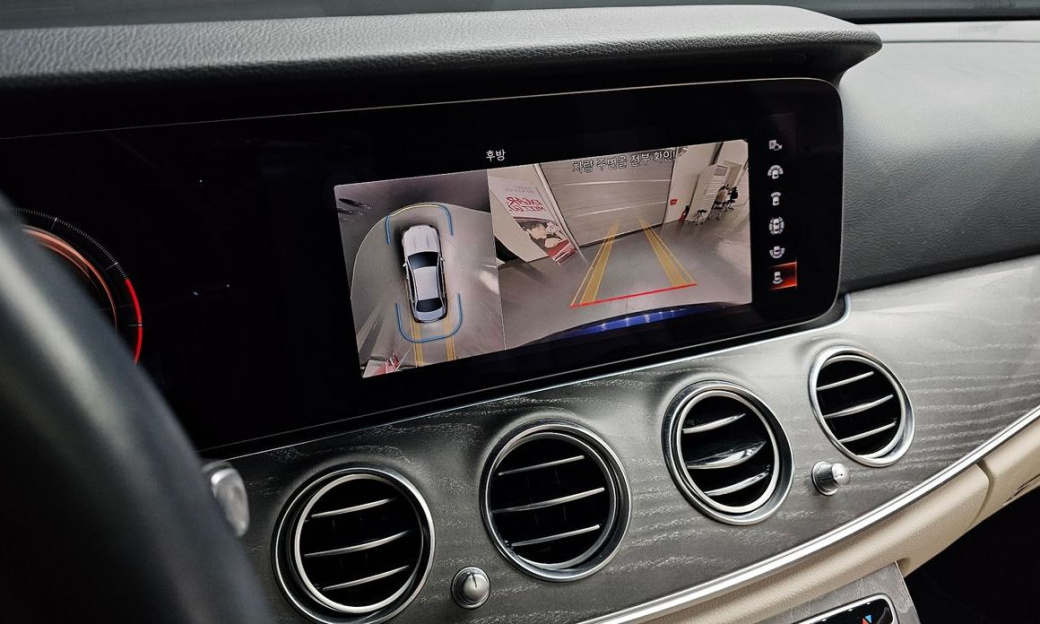 Mercedes-Benz E-Class E350 4MATIC Avantgarde, 2022