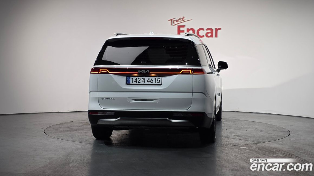 Kia Carnival 7-Seater Signature, 2023