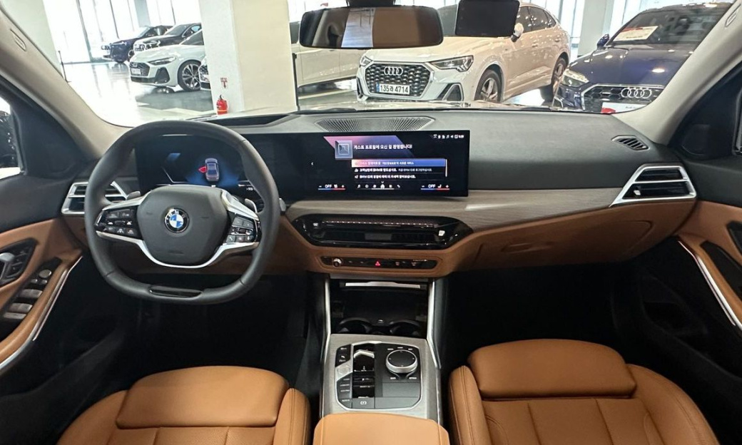 BMW 3-Series 320i, 2025