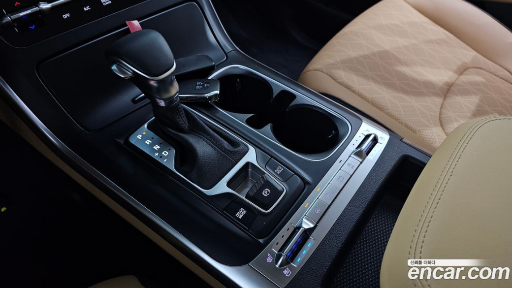 Kia Carnival 9-Seater Prestige, 2023