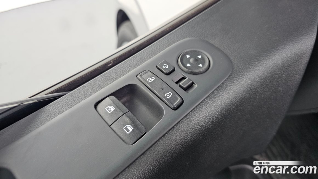 Hyundai Staria 4WD Tourer 9-Seater, 2023