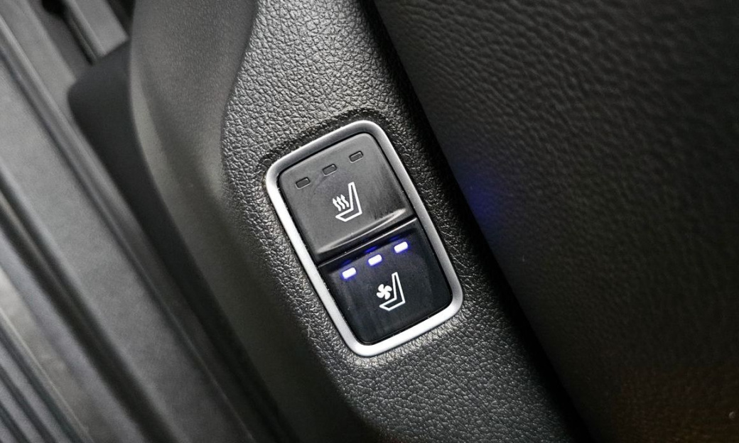 Hyundai Staria 4WD Lounge 9-Seater, 2024