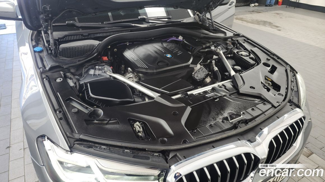 BMW 5-Series 523d xDrive M Sport, 2023