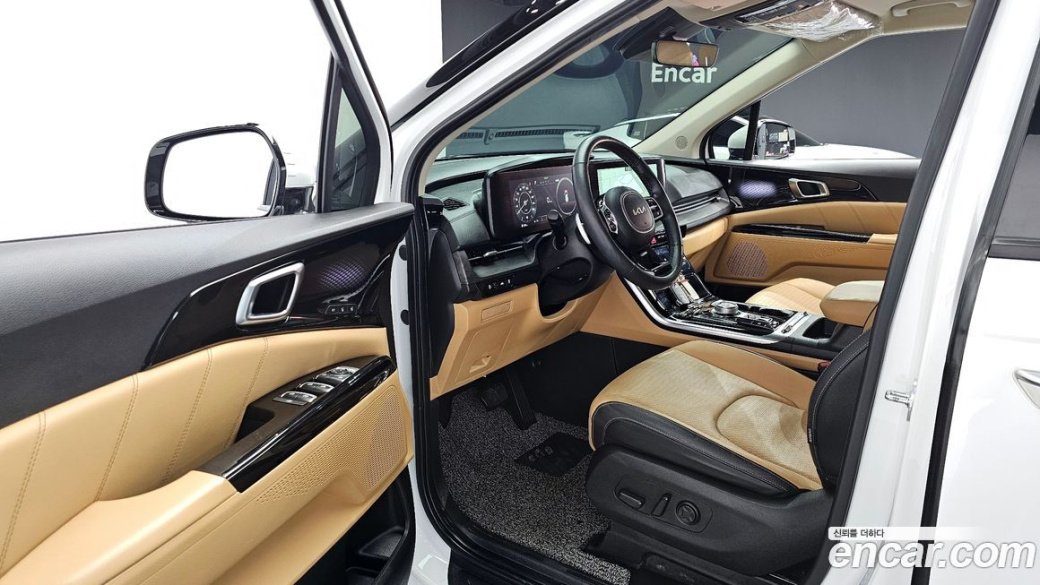 Kia Carnival 9-Seater Signature, 2023