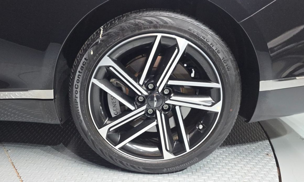 Genesis G80 Gasoline 2.5 Turbo 2WD, 2025