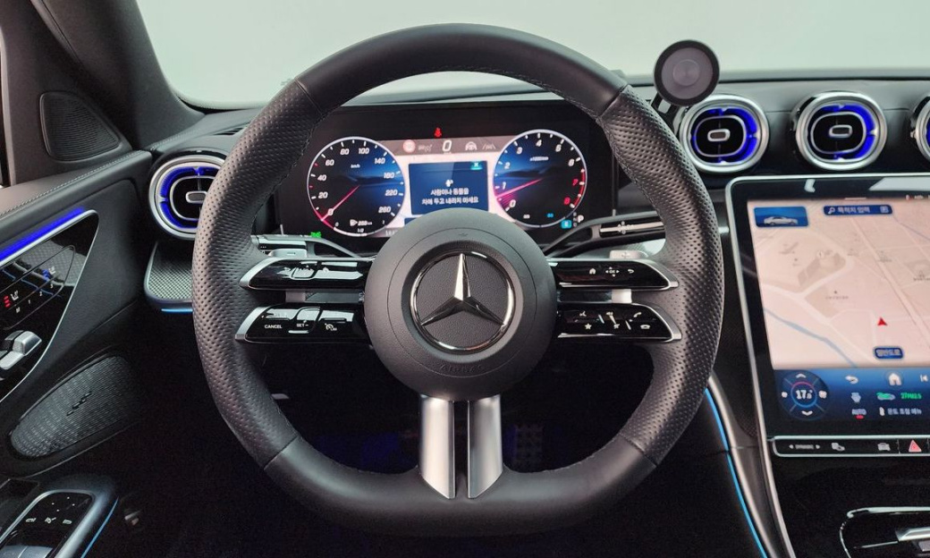 Mercedes-Benz C-Class C200 AMG Line, 2025