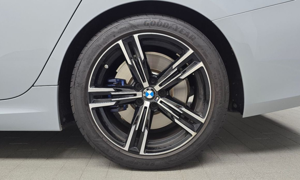 BMW 3-Series 320i Touring M Sports, 2024