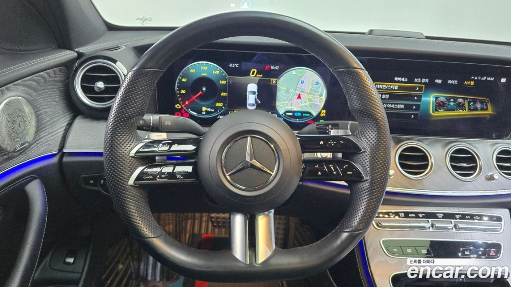 Mercedes-Benz E-Class E350 4MATIC AMG Line, 2022
