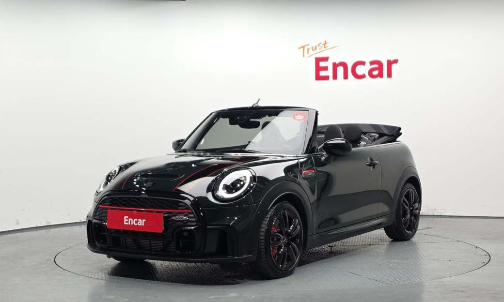 Mini Cooper Convertible JCW, 2024