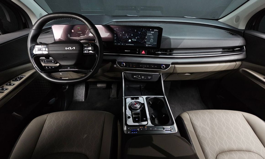 Kia Carnival 9-Seater Noblesse, 2025