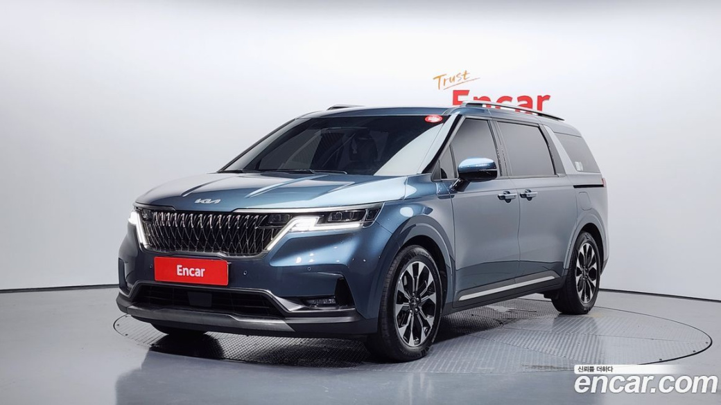 Kia Carnival 7-Seater Signature, 2023