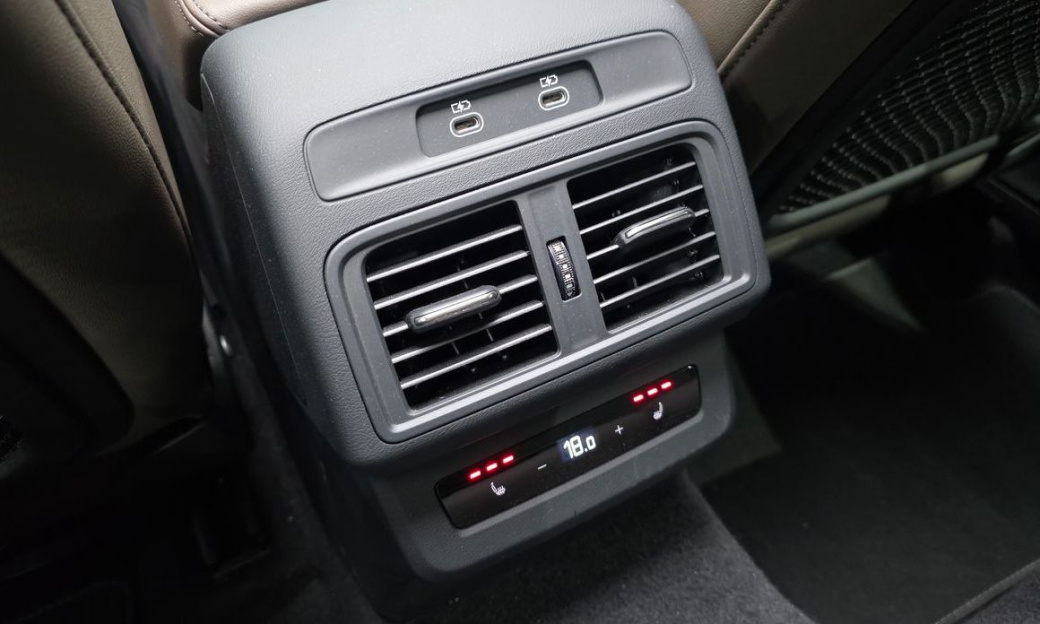 Audi Q5 45 TFSI Quattro S line, 2025