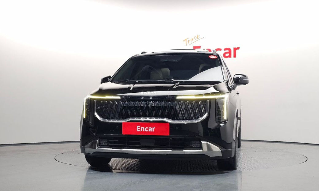 Kia Carnival 9-Seater Signature, 2024