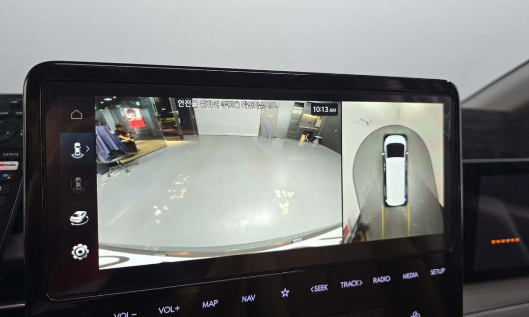 Hyundai Staria 4WD Lounge 9-Seater, 2025