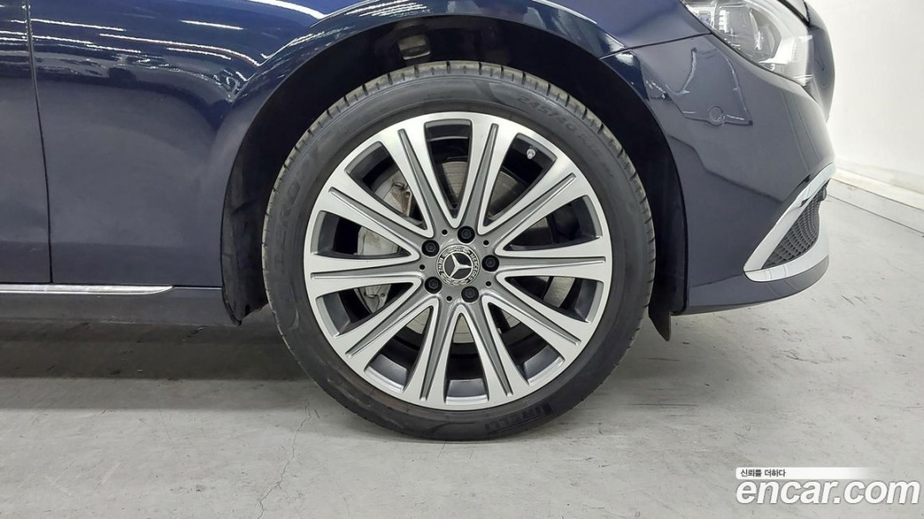 Mercedes-Benz E-Class E350 4MATIC Exclusive, 2023