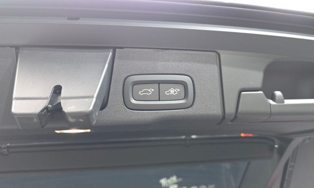 Volvo XC60 B5 Ultra Bright, 2025