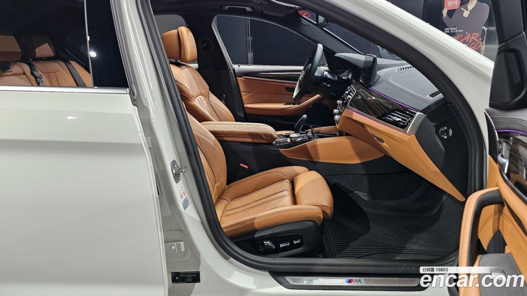 BMW 5-Series 520i M Sport, 2022