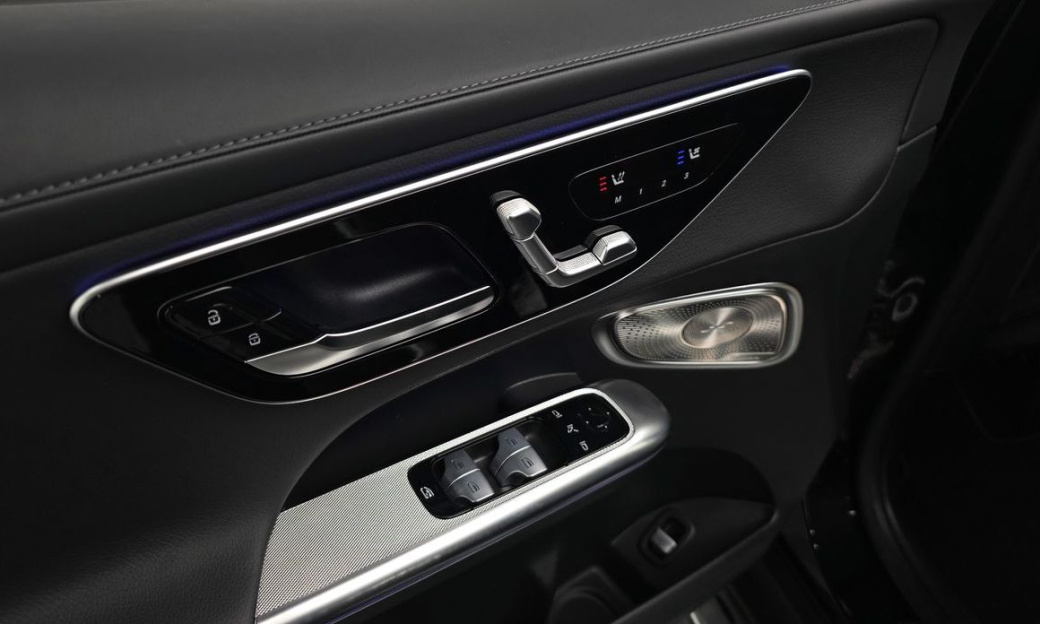 Mercedes-Benz GLC-Class GLC 300 4MATIC Avantgarde, 2025