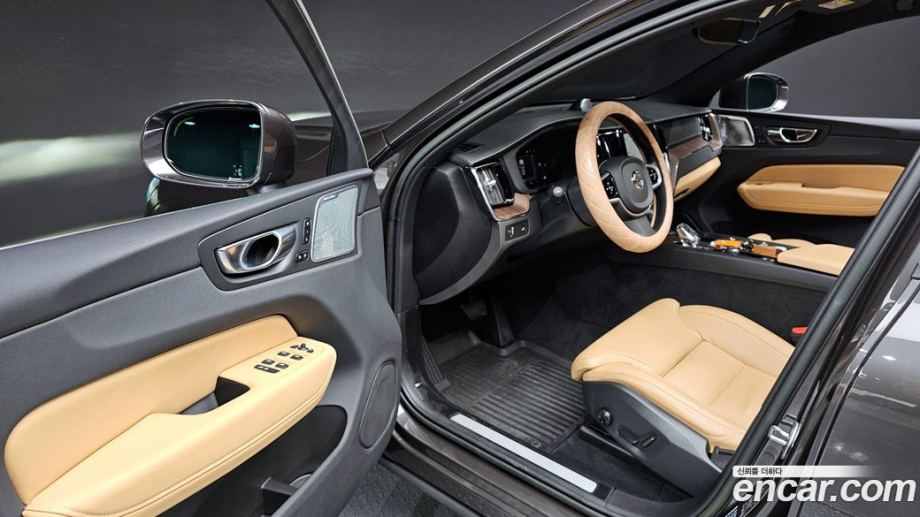 Volvo XC60 B5 Inscription, 2022
