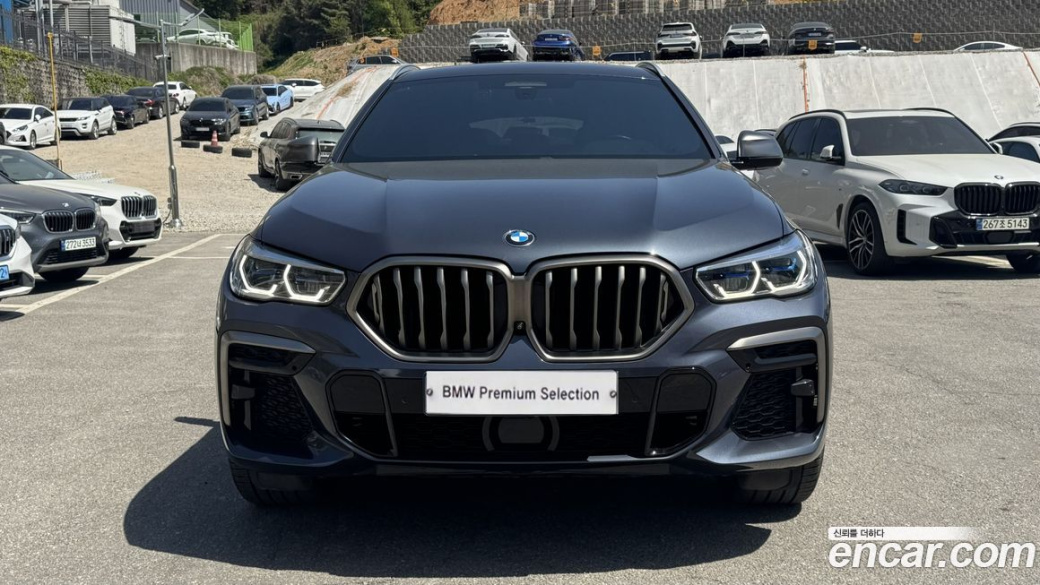 BMW X6 M50i, 2022