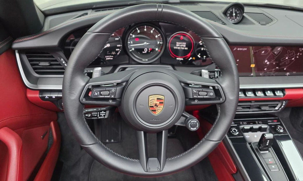 Porsche 911 Carrera 4S Cabriolet, 2024