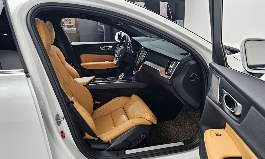 Volvo S60 B5 Ultimate Bright, 2024