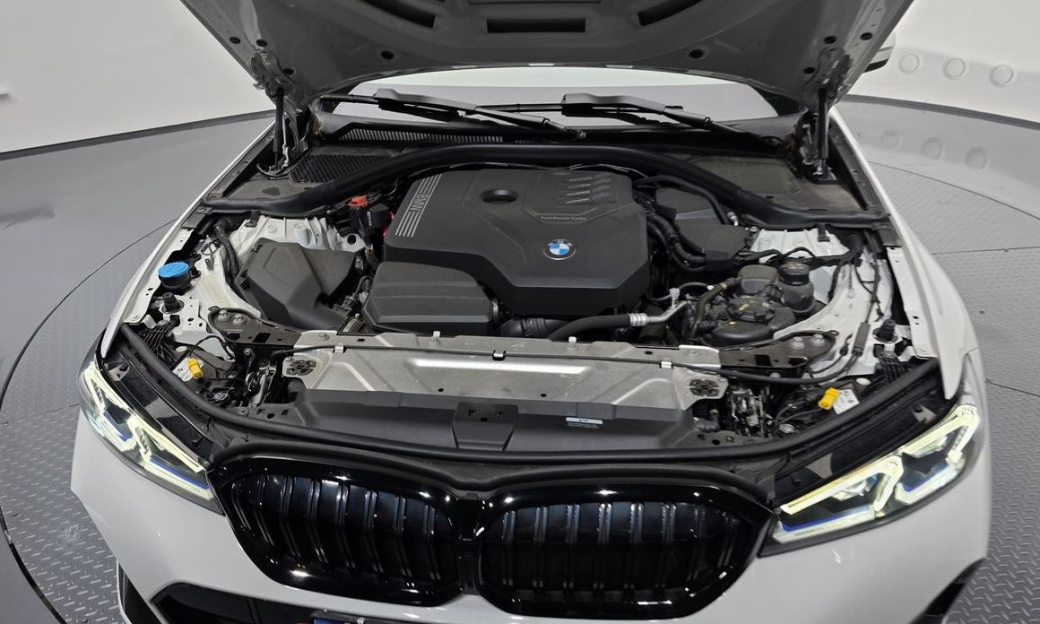 BMW 3-Series 320i M Sport, 2023