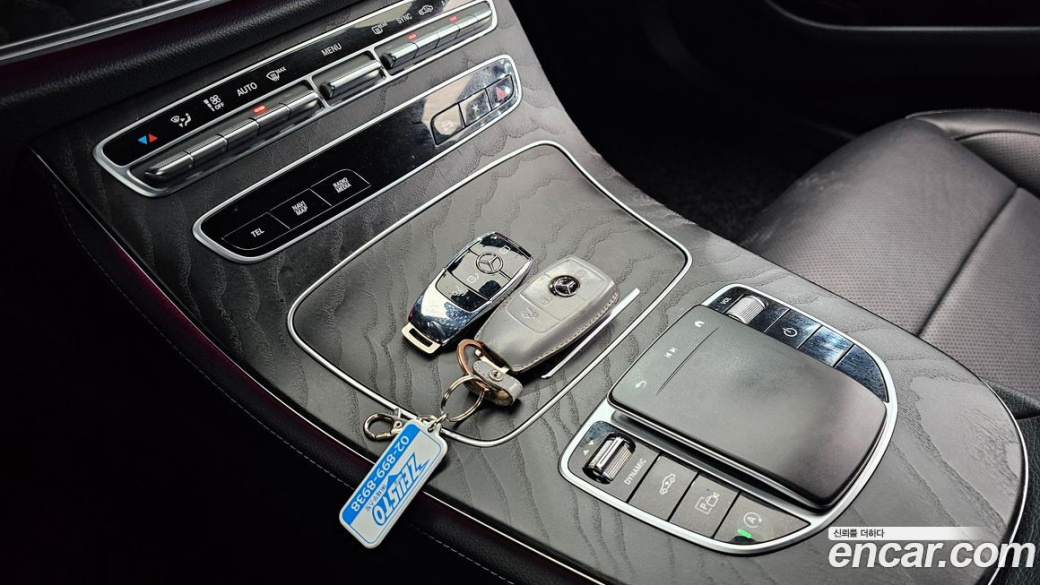 Mercedes-Benz E-Class E220d 4MATIC AMG Line, 2022